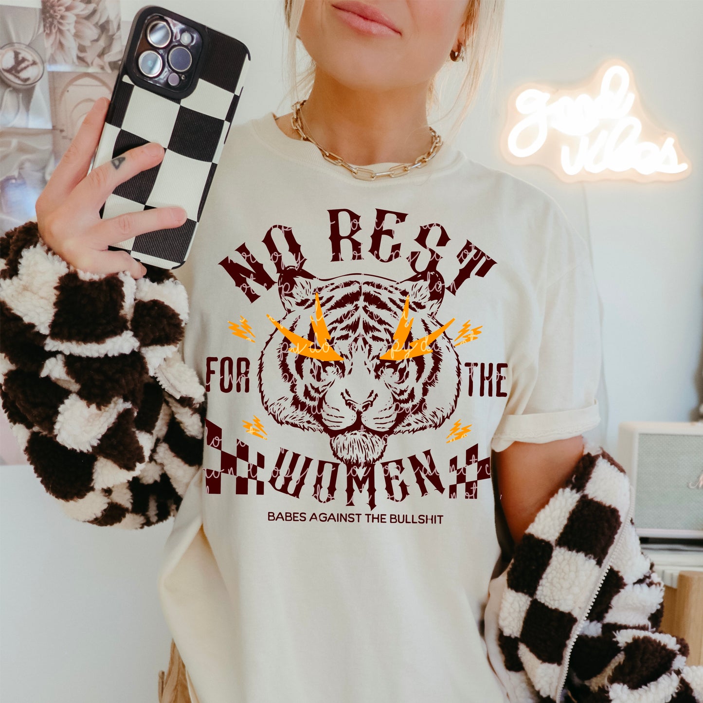 No rest for the women w/ pocket PNG